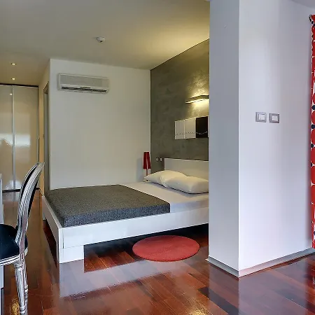 Ant Villa